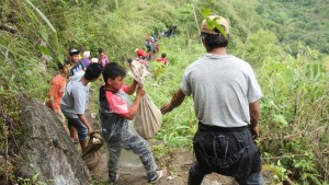 Age, gender, and profession saw no bounds when the bayanihan spirit pulled the Besao residents to work together, hauling sand for the construction of a school building in Barangay Tamboan. Together, they formed the longest human chain in Kalahi-CIDSS and Besao history.  