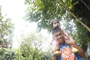 Rolly and Romalyn enjoy​ing​ each others company. Rolly is now more than capable to​ single-handedly​ raise his daughter. His parental skills have been improved as a result of his regular attendance to Family Development Sessions.