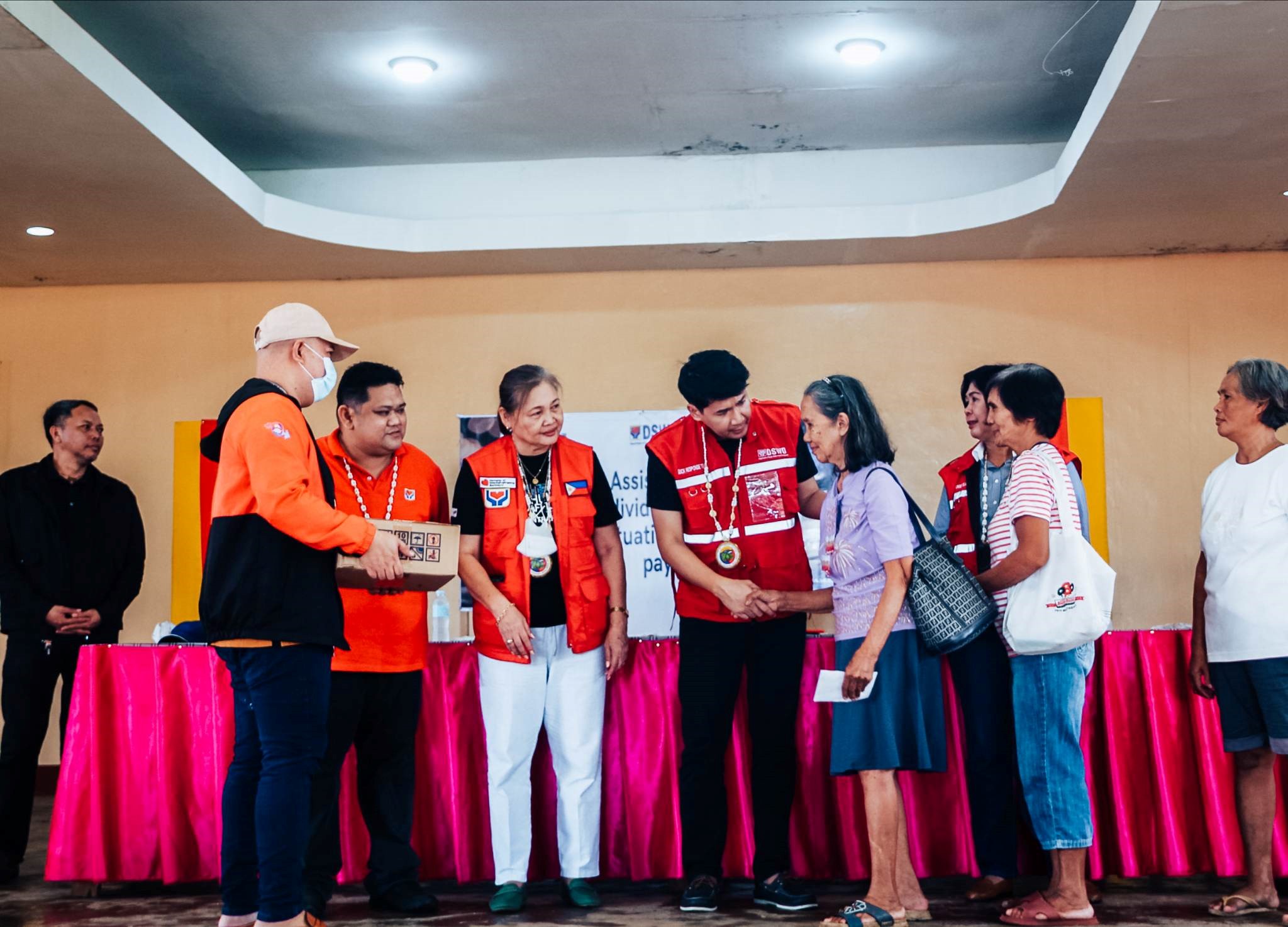 Dswd Oic Punay Oversees Disaster Relief Operations In Eastern Visayas Department Of Social