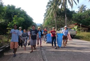 Community volunteers of the Department of Social Welfare and Development’s (DSWD) Kapit-Bisig Laban sa Kahirapan - Comprehensive and Integrated Delivery of Social Services (KALAHI-CIDSS) Program from various areas in MIMAROPA Region participate in a community clean-up drive in support of the Department of the Interior and Local Government’s (DILG) "Kalinga at Inisyatiba para sa Malinis na Bayan" (KALINISAN) Program.